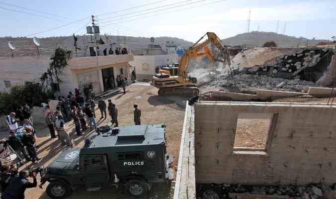 الكيان الصهيوني يعتقل 14 فلسطينيًا في الضفة الغربية