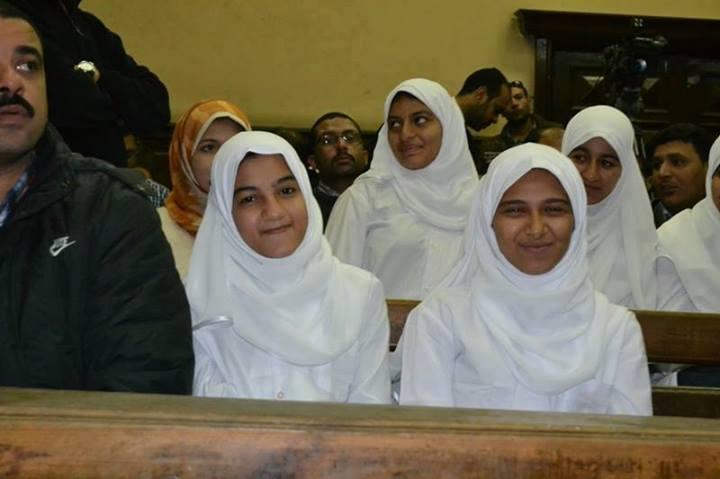 الدفاع يطالب بإخلاء سبيل حرائر “7 الصبح”