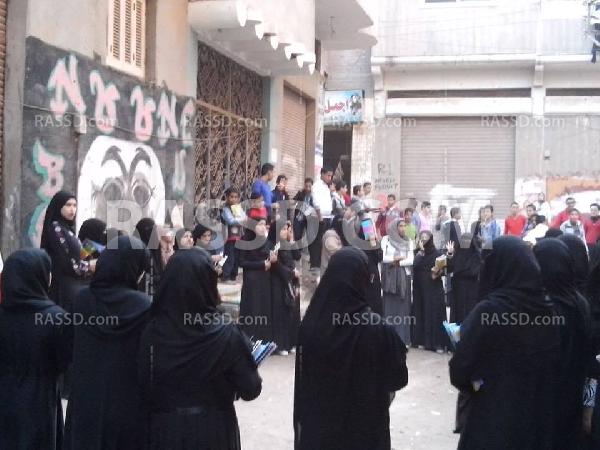 صور| وقفة لـ”طالبات ضد الانقلاب” في “أبوكبير” بالشرقية