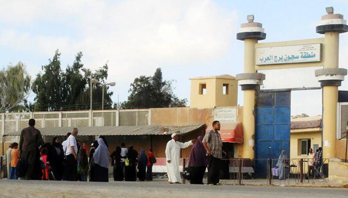 قوات الأمن تعتدي بالضرب على 3 معتقلين بسجن برج العرب