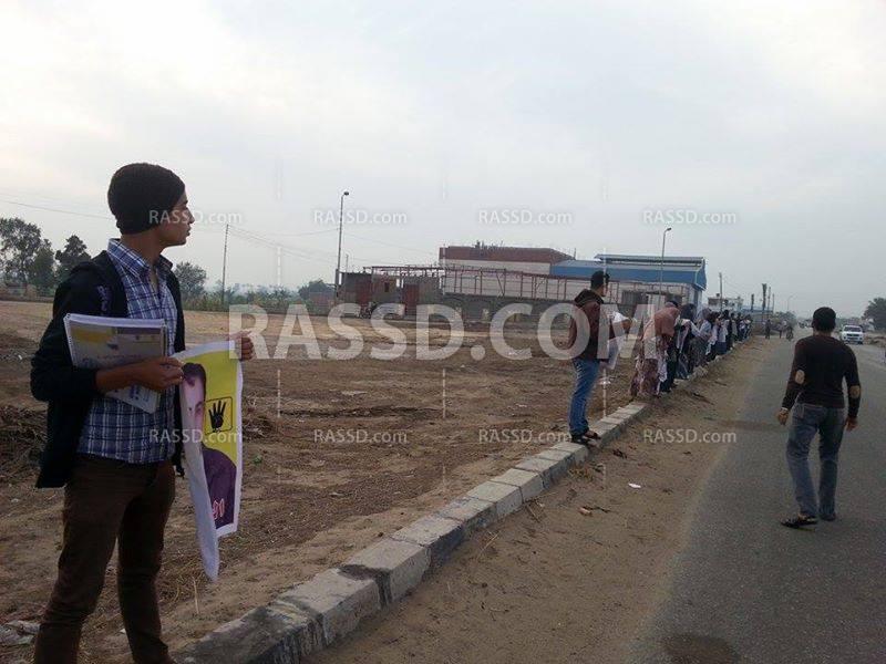 وقفة لـ”شباب كفر سعد” في دمياط تطالب بحرية زملائهم