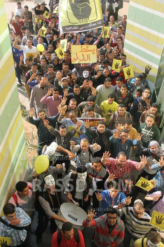 مسيرة لطلاب ضد الانقلاب بالمعهد التكنولوجى بالعاشر من رمضان