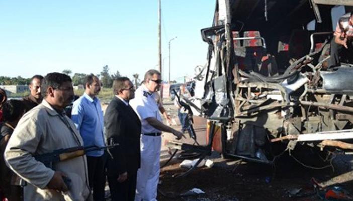 إصابة 12 في حادث تصادم على طريق “السويس- القاهرة”