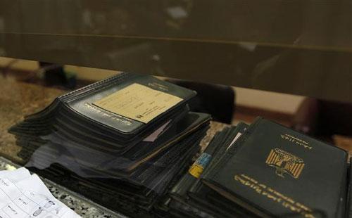 عن قيود السفر لـ6 دول..نشطاء: أتحبسنا ونسير نحو كوريا الشمالية