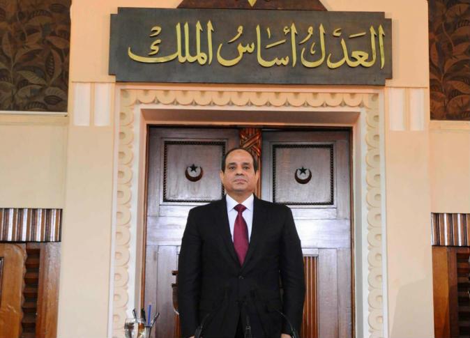 “السيسي” يدعو الشعب للتقشف.. ويغدق على القضاه بـ”7″ مكافآت خلال عام