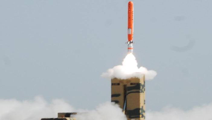 باكستان تجري اختبارًا لصاروخ قادر على حمل رؤوس نووية