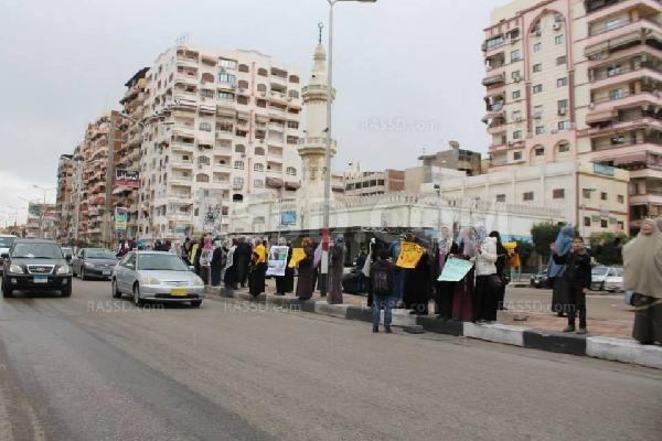 سلسلة لـ”نساء ضد الانقلاب” ببورسعيد للافراج عن المعتقلين