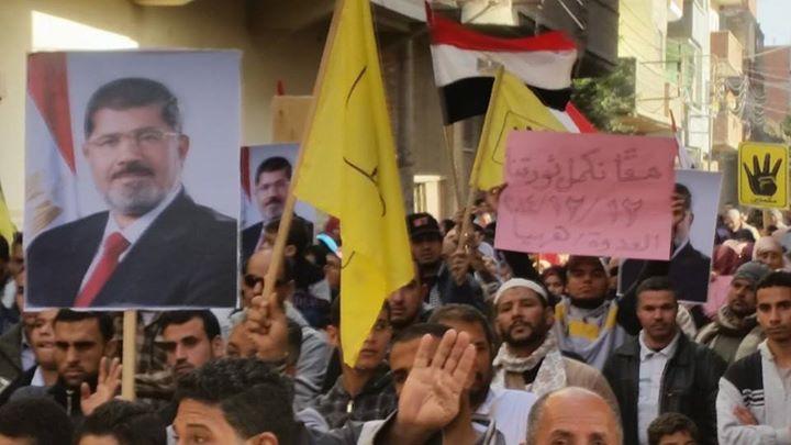 أهالي مسقط رأس “مرسي” يطالبون بعودته
