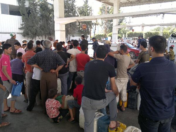 حماس تدعو العالم لحل أزمة الوقود والكهرباء في غزة