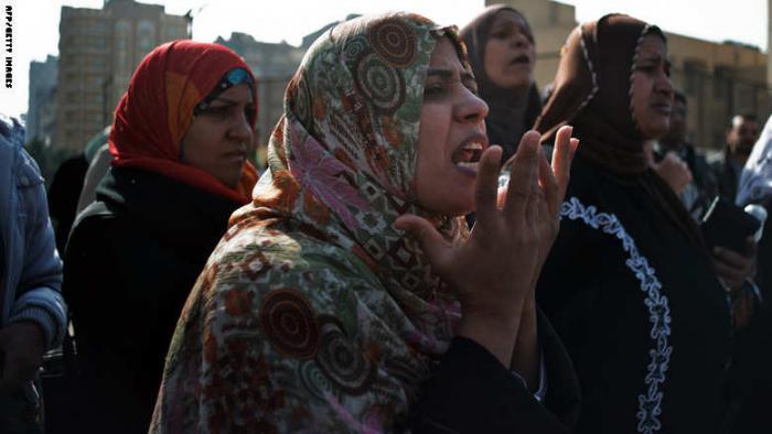 ارتفاع جنوني للدولار وانهيار للبورصة.. هواة يدمرون اقتصاد مصر