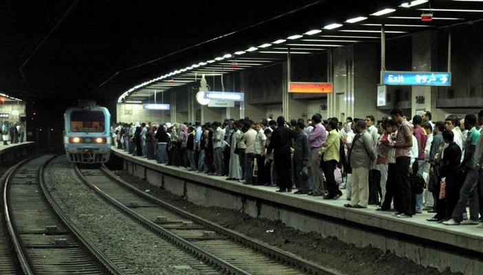 الأمطار تتسبب في هبوط أرضي بمترو ثكنات المعادي