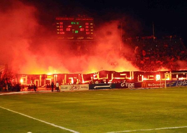 السياسة تغزو الملاعب “العربية” و تهجر “المصرية”