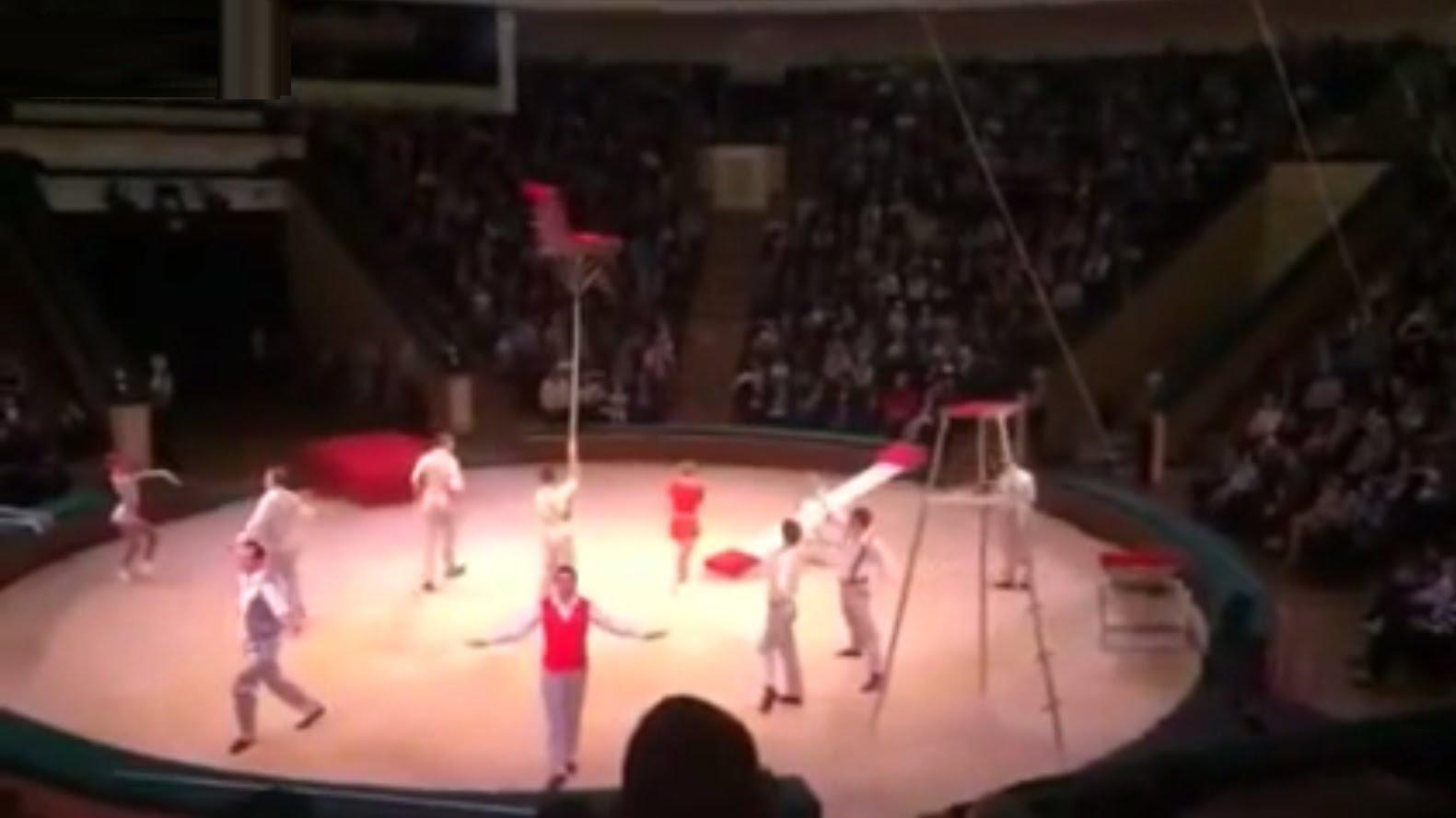 بالفيديو.. لاعبة سيرك روسية تسقط من ارتفاع 25 مترًا