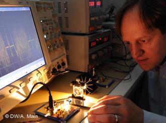 الضوء الناطق..أسلوب مبتكر في عالم الاتصالات