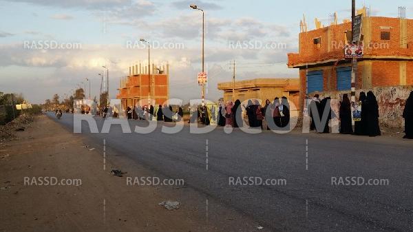 سلسلة بشرية بمسقط رأس “مرسي” للتنديد بالانقلاب