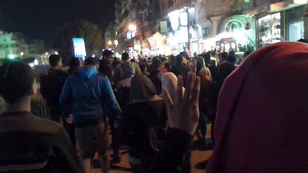 داخلية الانقلاب والبلطجية يعتدون على مسيرة بالفيوم بالخرطوش