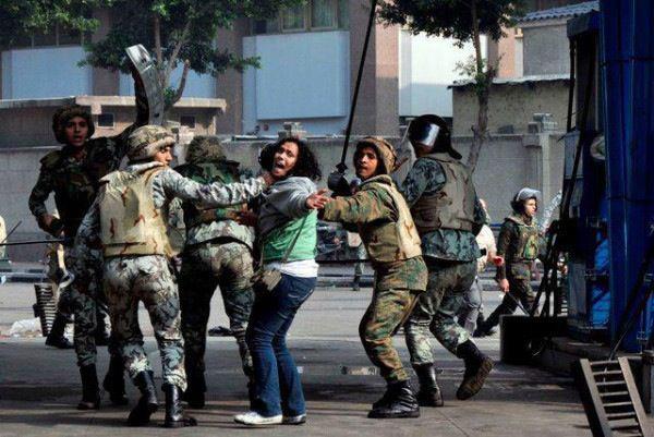 “مجلس الوزراء”.. حينما عرى العسكر جسد مصر