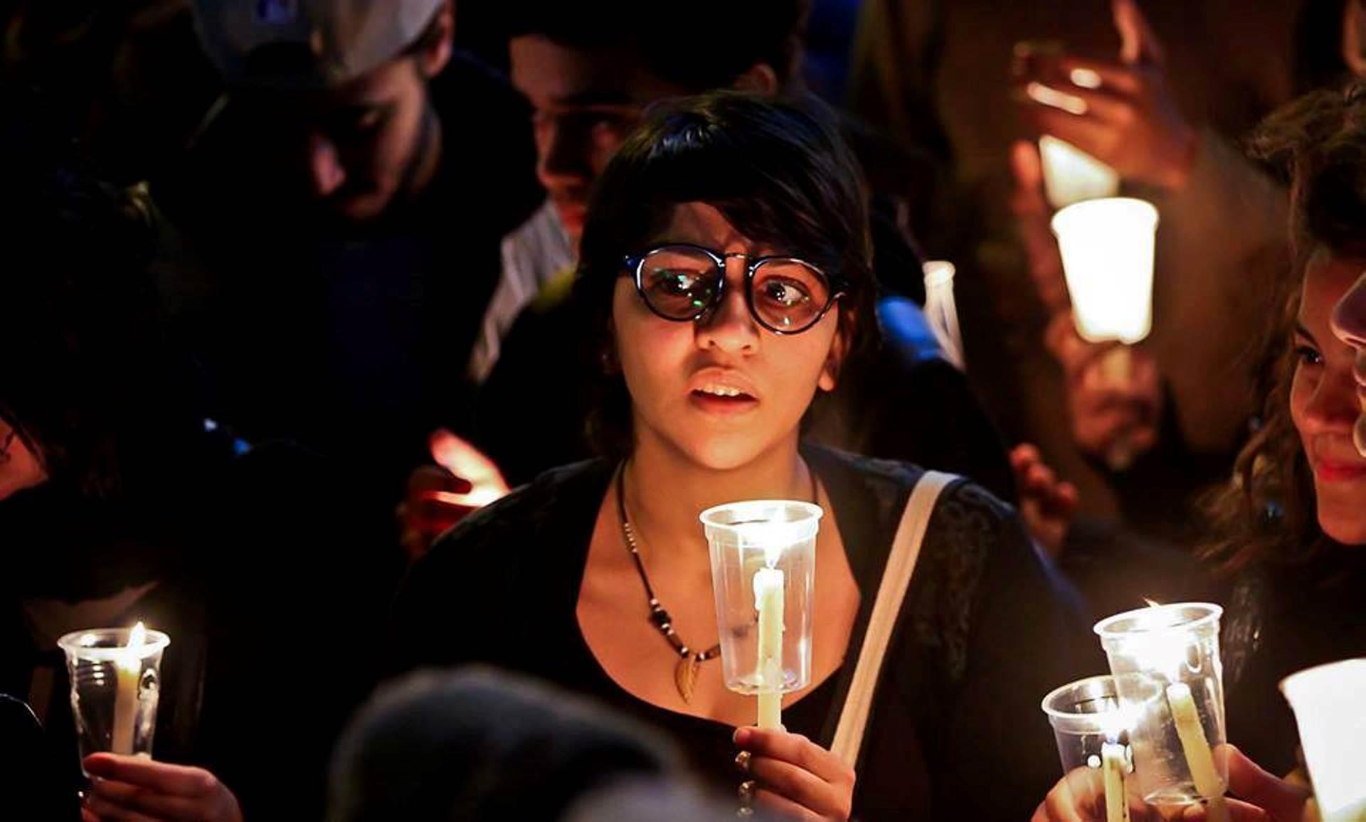 وقفة صامتة حدادا على أرواح ضحايا تفجير الكنيسة أمام نقابة الصحفيين