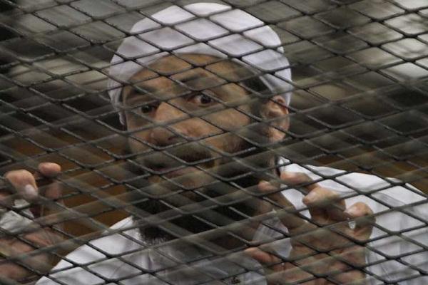 كاميرا “رصد” تسجل اعتداء أشخاص على سيدات بأسرة حبارة أثناء استلام جثته