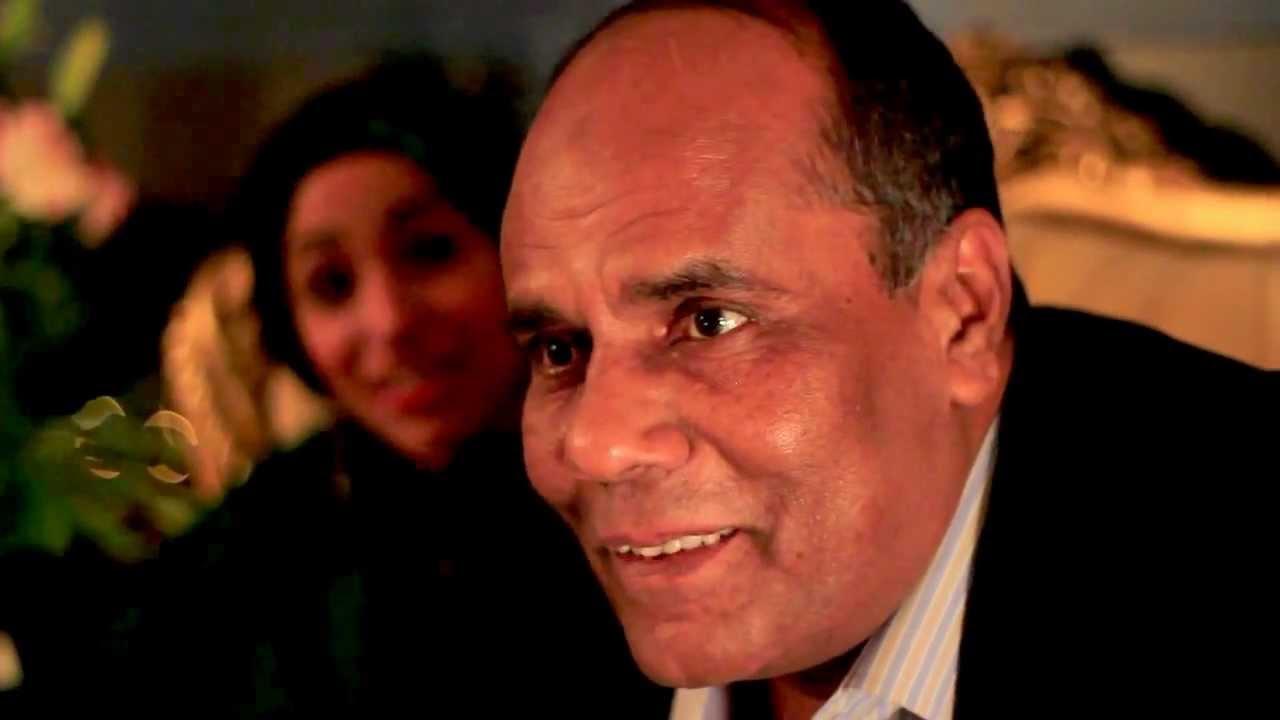 بالفيديو.. عالم أدب يحكي قصة زواجه بالشعر “الحلمنتيشي”