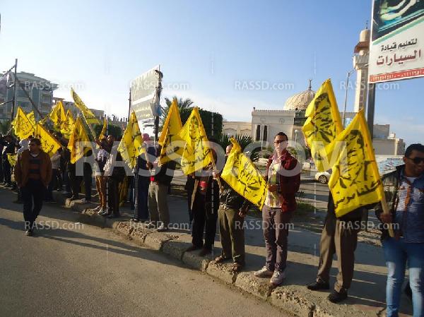 طلاب دمياط يطوفون المدينة رفضا للإنقلاب