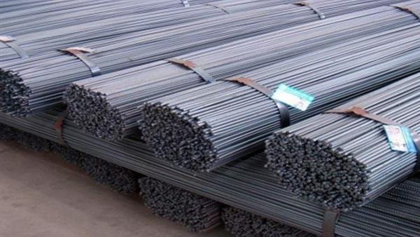 مواد البناء.. حديد عز يسجل 10 آلاف جنيه للطن