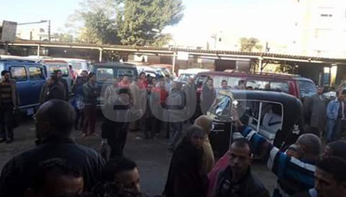 بالصور.. إضراب سائقي الأجرة في محافظة المنوفية بسبب الغرامات