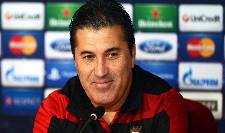 بيسيرو يطالب الأهلي بـ200 ألف دولار