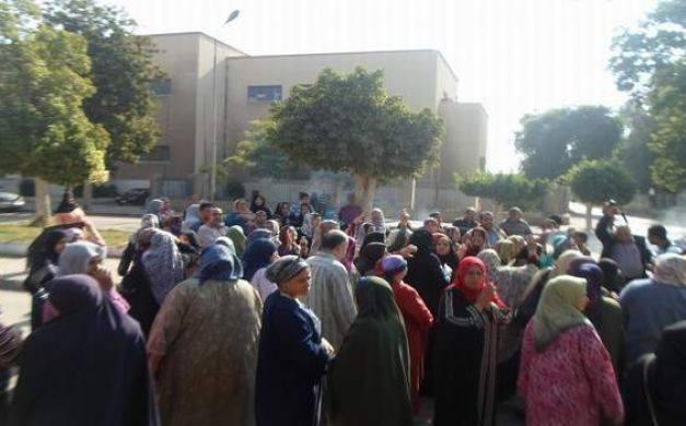 عمال سجاد المحلة يتظاهرون لصرف رواتبهم المتأخرة