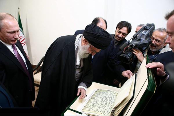 “بلومبرج”: العلاقات الروسية الإيرانية تشهد ازدهارًا غير مسبوق