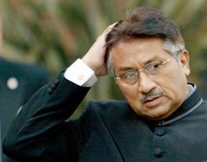 باكستان تطالب بإعدام رئيسها السابق بعد إتهامة بالخيانة