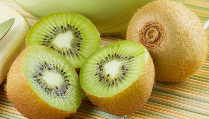 للوقاية من البرد.. حبة كيوي تغنيك عن كيلو برتقال