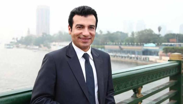 سرقة إيهاب توفيق أثناء مروره بشارع جامعة الدول