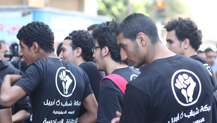 6 أبريل تتحدى السيسي وتدعو للاستفتاء على بقائه: خليك أد كلمتك ولو لمرة