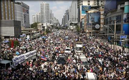 متظاهرو تايلاند يمنعون مرشحو الانتخابات من تسجيل أسمائهم