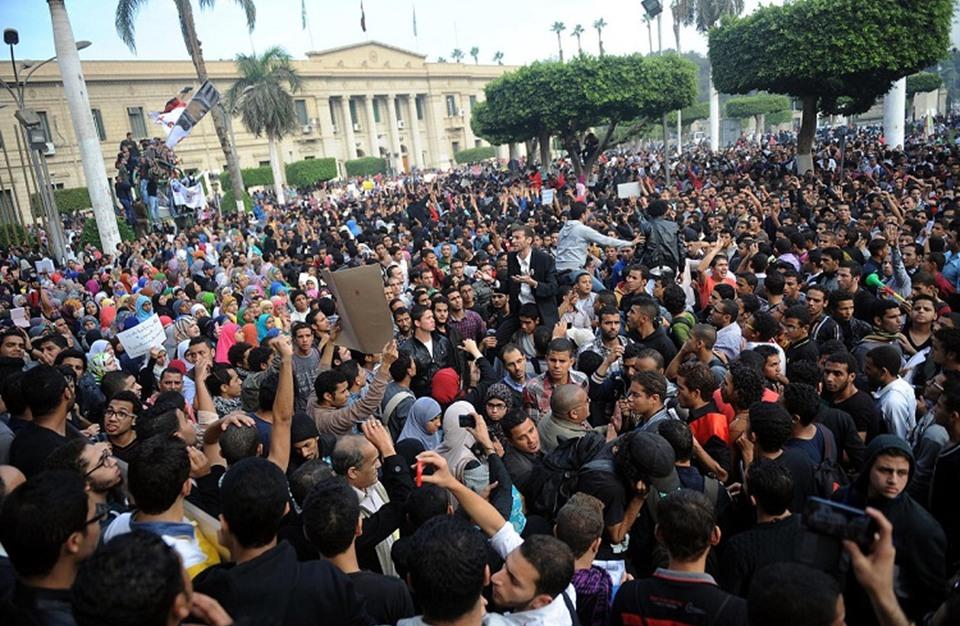 مين طفى النور ؟!