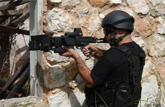 الشرطة تطلق النيران على بلطجية حاولوا اقتحام سجن المنصورة