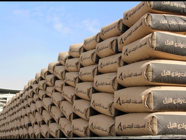 الزيني: طن الحديد يرتفع لـ5120 جنيها وطن الإسمنت لـ800