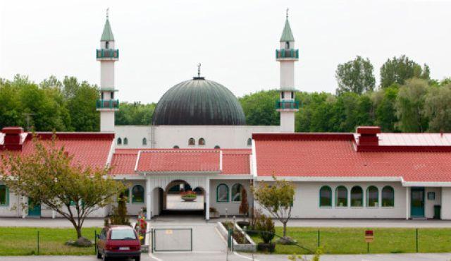 إلقاء “مولوتوف” على مسجد في السويد