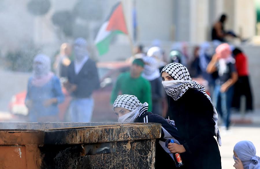 اشتباكات بين شرطة الاحتلال ونشطاء فلسطينيين ظهر اليوم