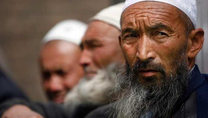 الصين تطرد صحفية فرنسية كشفت عن اضطهاد مسلمي الإيجور في البلاد