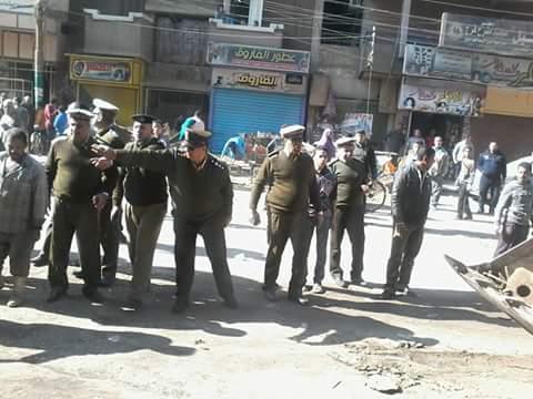 بالصور.. حملات إزالة مكبرة للأرصفة والباعة الجائلين بالفيوم