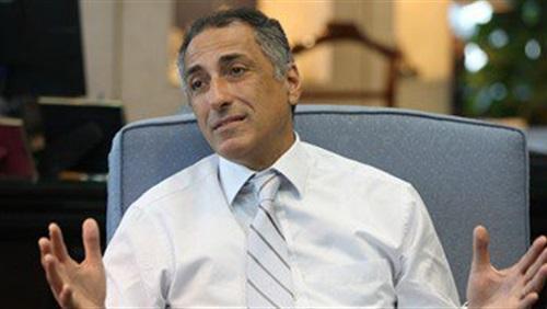 تحرك “عامر” خارج اختصاصه يغضب المجموعة الاقتصادية.. وخبراء: يطمع بمنصب