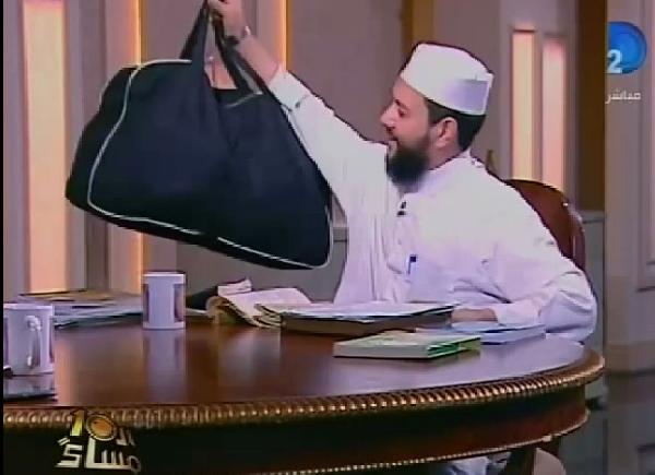 زوجة الشيخ محمود شعبان تؤكد تعرضه للتعذيب وإصابته بالشلل