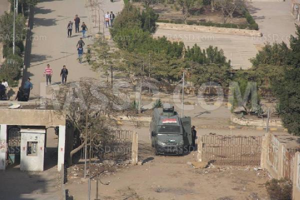 الأزهر يسمح لقوات الإنقلاب بالوقوف على أبواب الجامعة