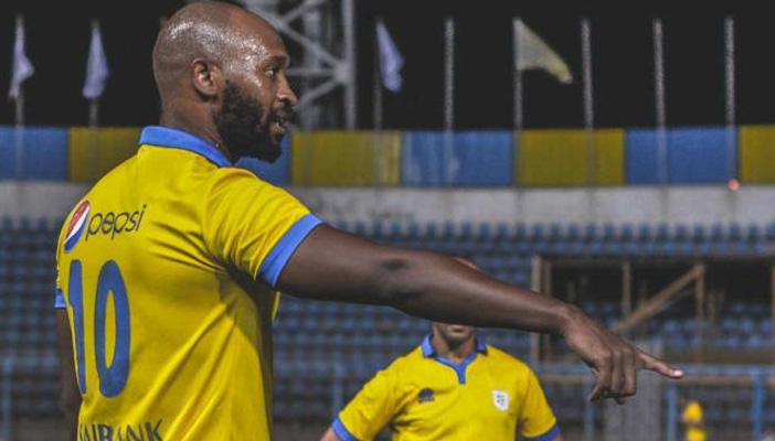 شيكابالا ينجو من محاولة اعتداء جماهير الإسماعيلي