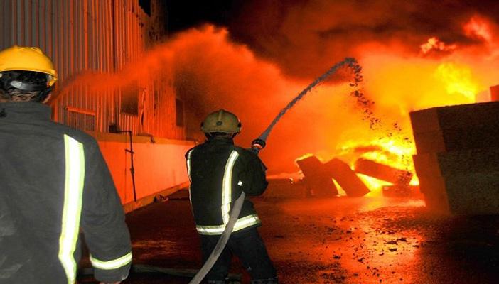 السيطرة على حريق بمصنع كرتون بالإسكندرية