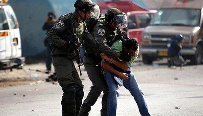 جيش الاحتلال يعتقل 8 فلسطينيين بالضفة ليلة أمس