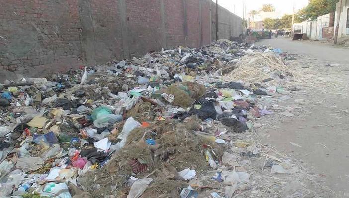 مدينة الدلنجات بلا مرافق والقمامة تزين شوارعها