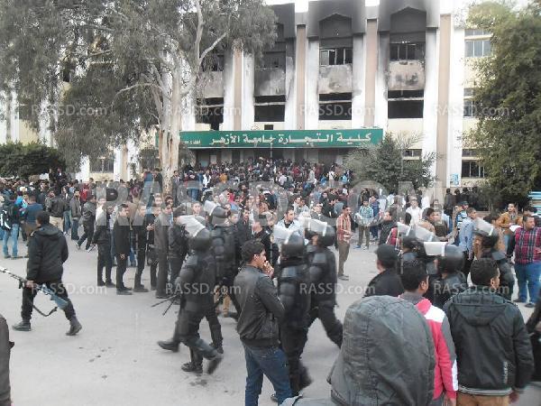 الدفع بتشكيلين للأمن المركزى أمام”تجارة الأزهر”